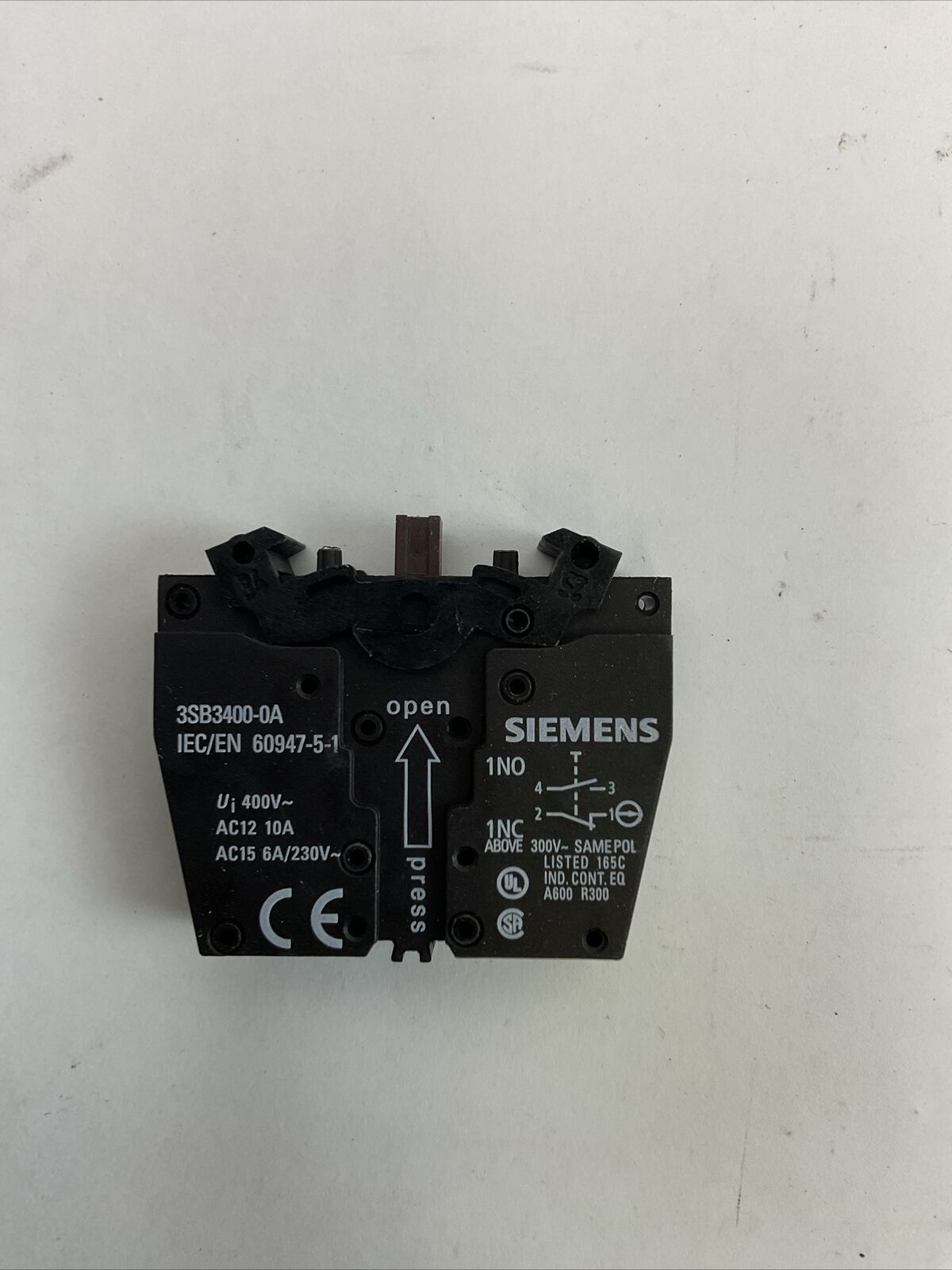 SIEMENS 3SB3 647-0AA61 WHITE ILLUMINATED PUSH BUTTON 24V