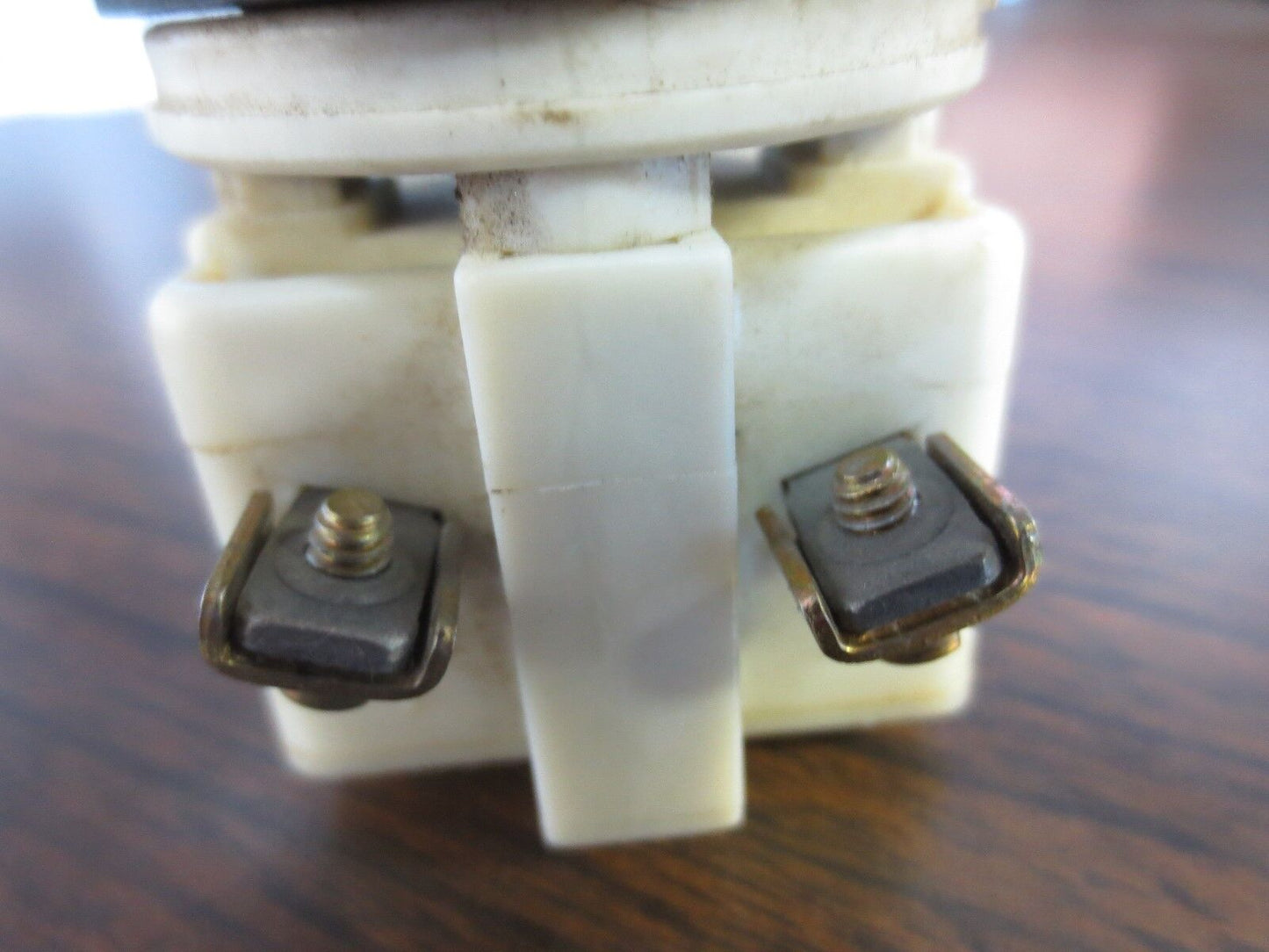 SQUARE D 9001KM1 LIGHT MODULE with MUSHROOM-HEAD PUSHBUTTON, AMBER NO BULB