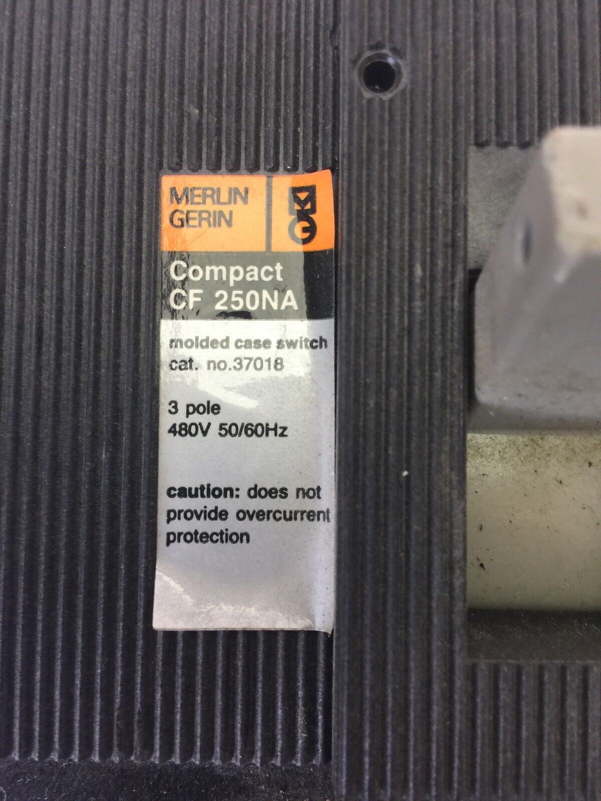 MERLIN GERIN 37018 CIRCUIT BREAKER COMPACT CF250NA 480V 50/60HZ 3 POLE 250A