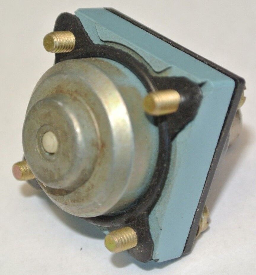 TELEMECANIQUE XCK-D10 LIMIT SWITCH PLUNGER-TYPE HEAD - NEW SURPLUS