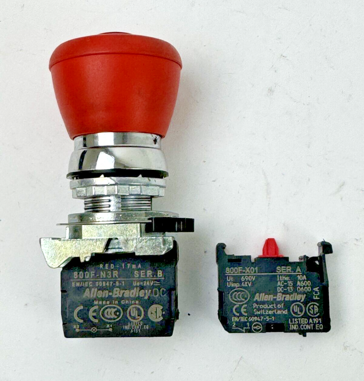 ALLEN-BRADLEY - 800F-N3R SER. B - RED PUSH BUTTON W/ 800F-X01 SER. A (X2)