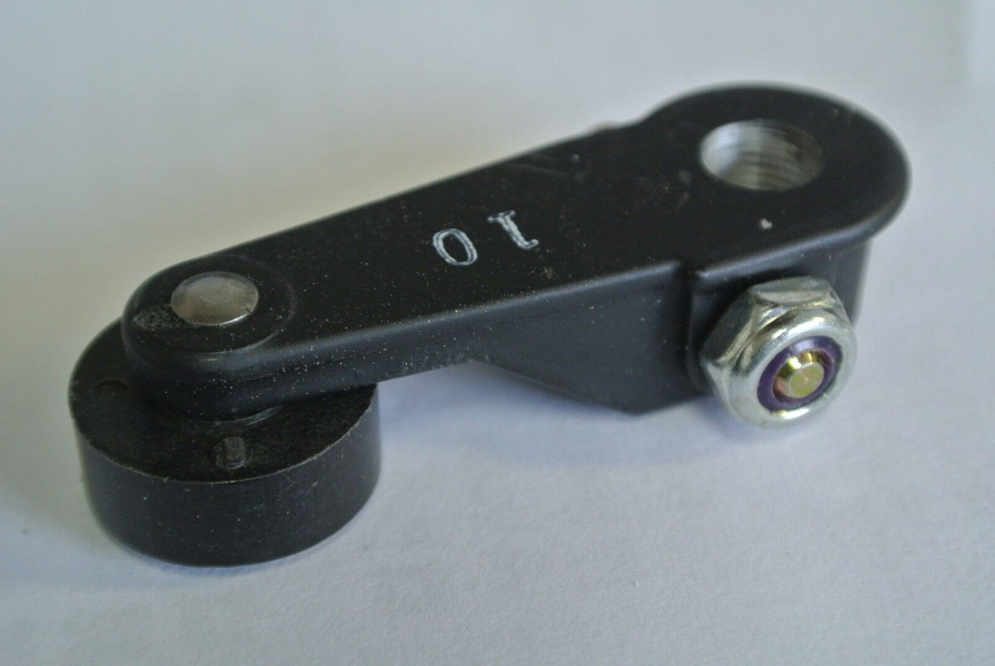 GE CR215GL10 - LIMIT SWITCH ROLLER LEVER 1.5" RADIUS .075 DIA. x .28" WIDE - NEW