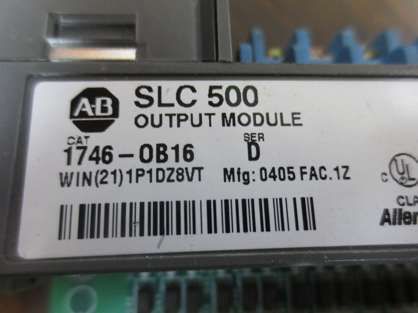 ALLEN-BRADLEY 1746-OB16 SLC500 OUTPUT MODULE - Ser. D - OUTPUT 10-60VDC