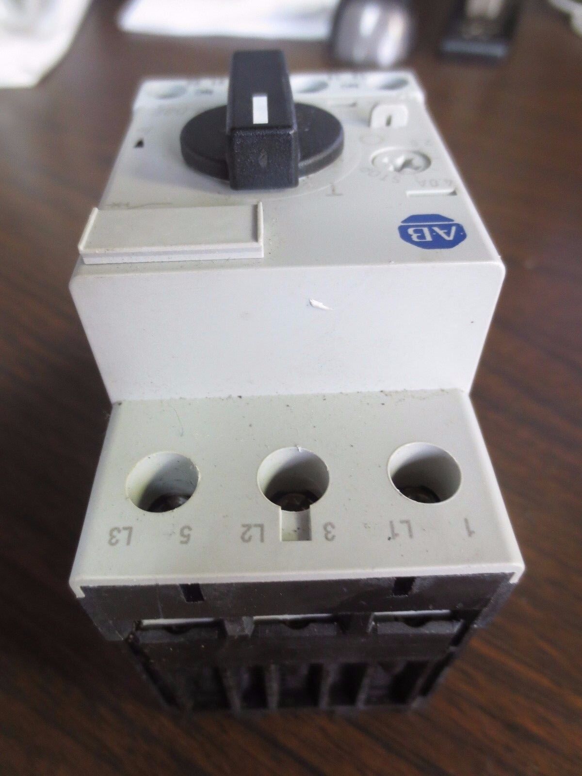 ALLEN-BRADLEY 140M-D8E-B40, Ser. B MOTOR PROTECTOR CIRCUIT BREAKER