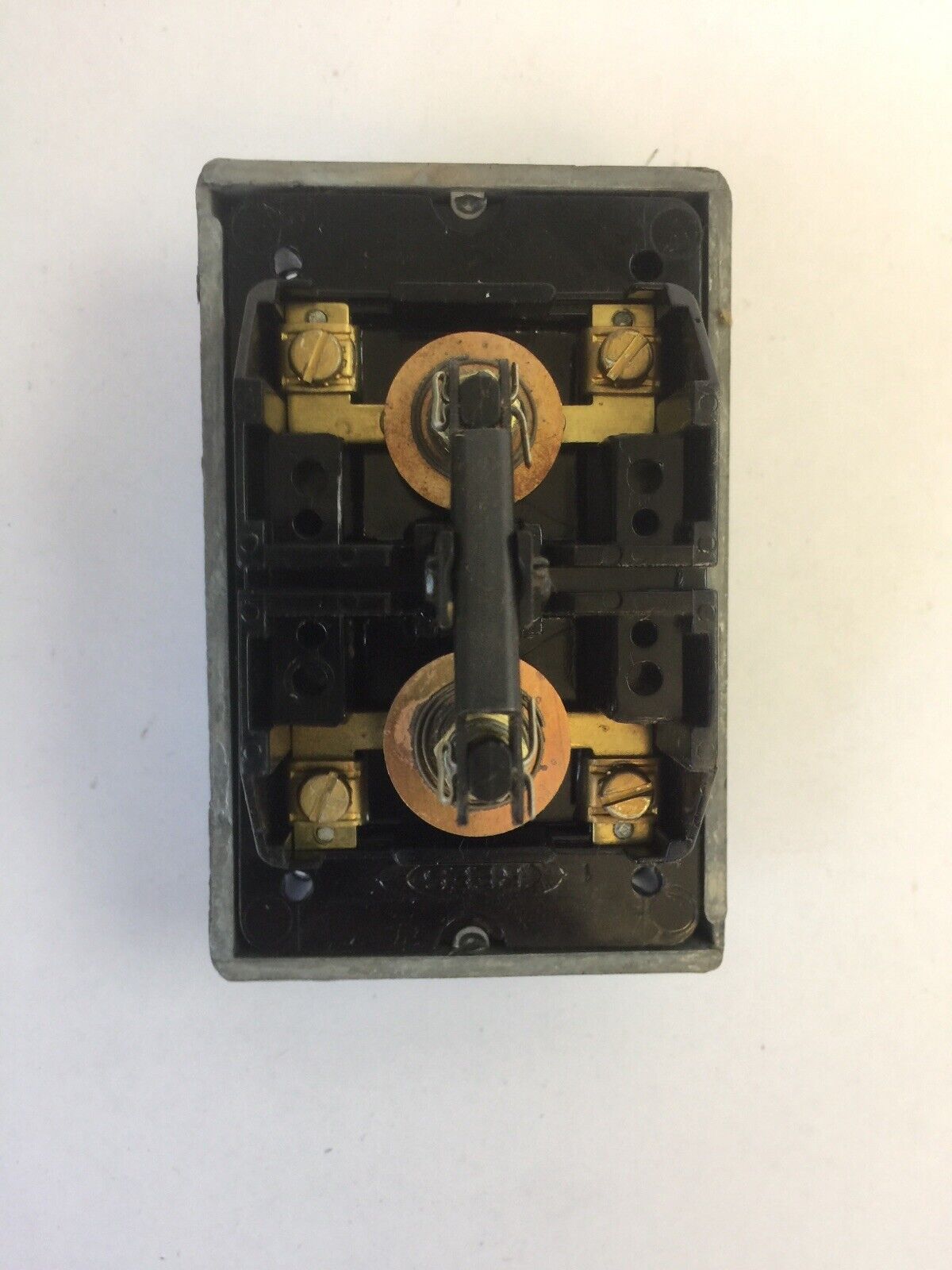 REES 00580-001 PUSHBUTTON SWITCH BLACK AUTO ON