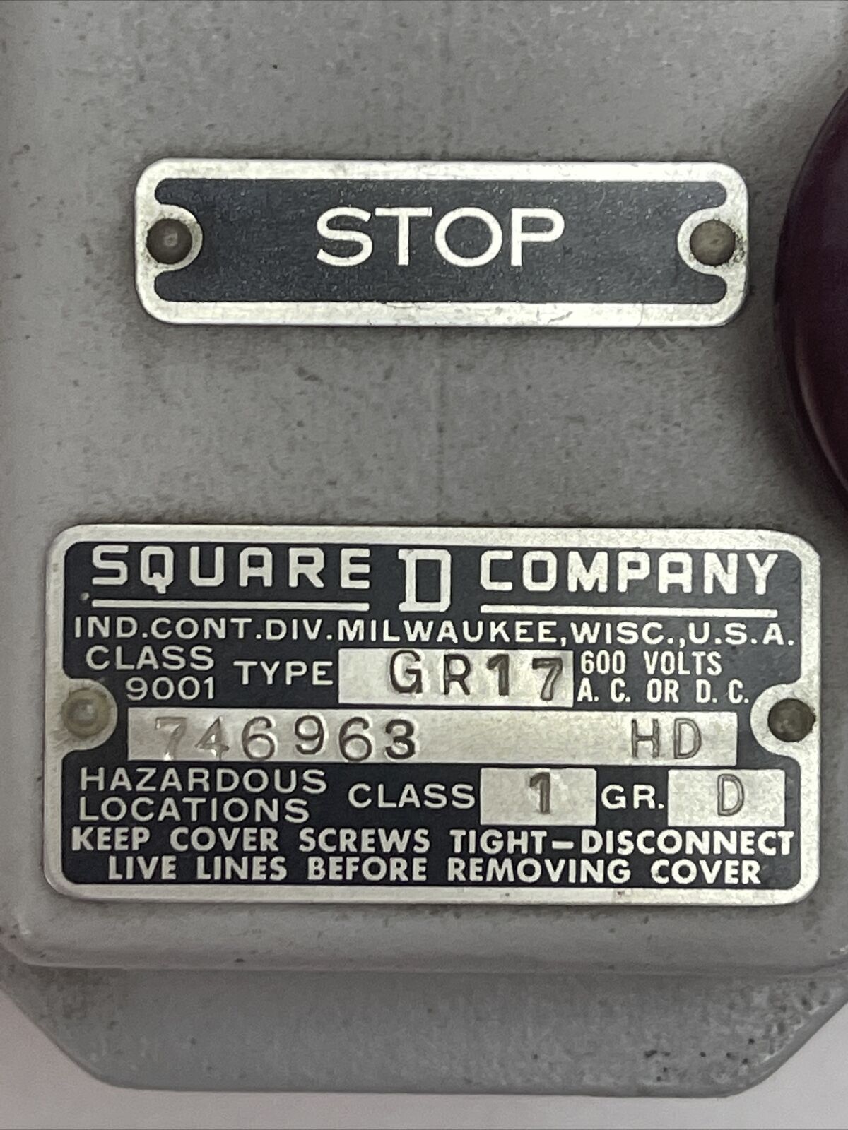 SQUARE D CLASS 9001 TYPE GR17 PUSHBUTTON STOP STATION 600V