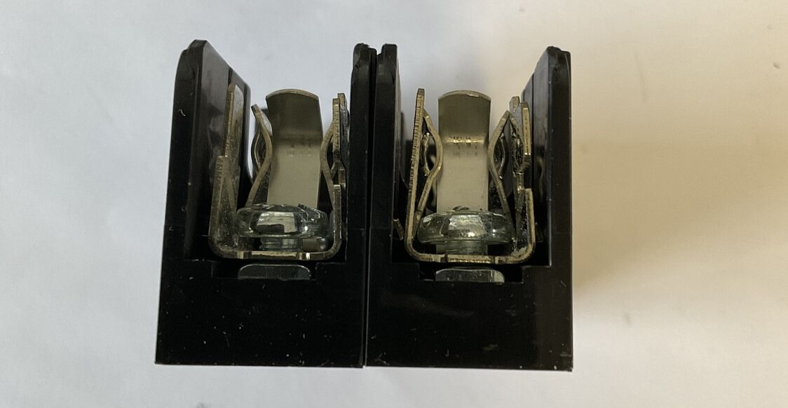 LITTLEFUSE L60030C-2SQ FUSE HOLDER 600V 30A ***LOTOF3***