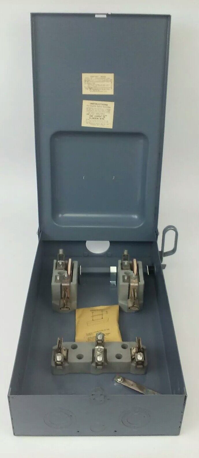 WADSWORTH 07813B FUSIBLE SAFETY SWITCH 3P 125-250V 240VAC 100A 15HP RAINTIGHT