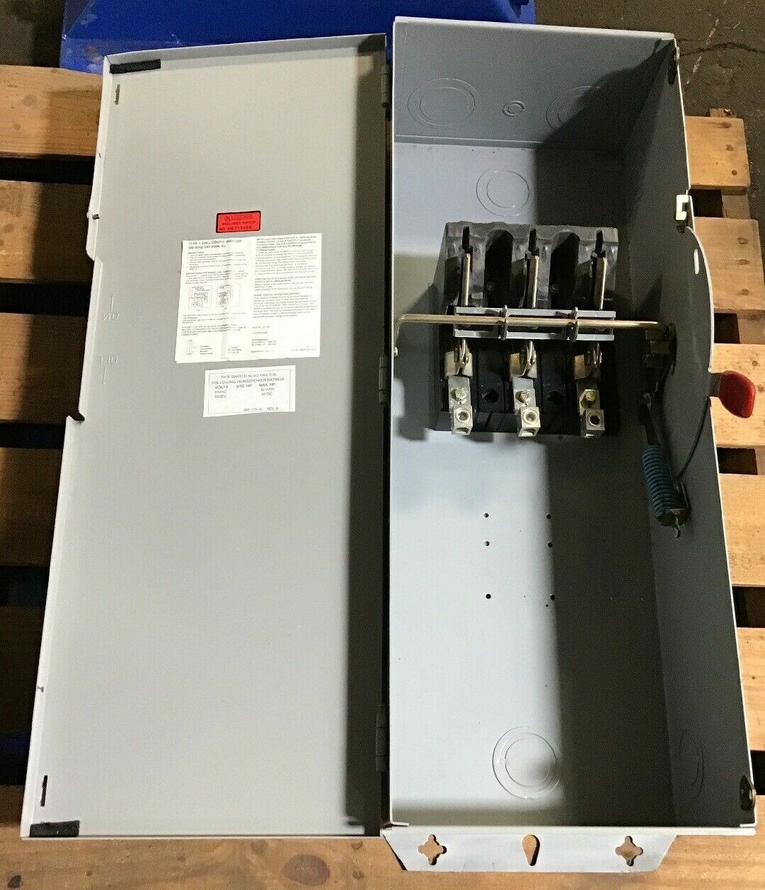CHALLENGER HD324NFC 200AMP 240VAC DUTY SAFETY SWITCH