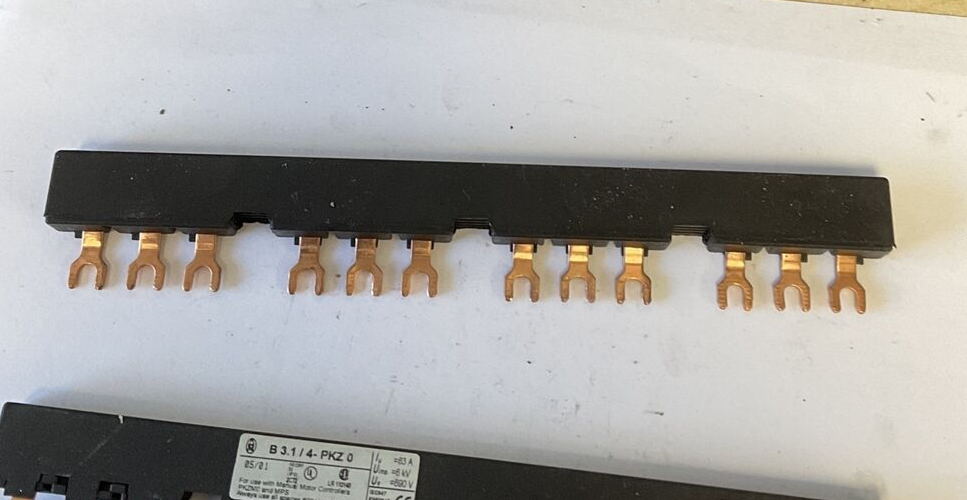 KLOCKNER MOELLER B 3.1/4-PKZ 0 CONNECTOR FEED TERMINAL 63A 600VAC ***LOTOF3***