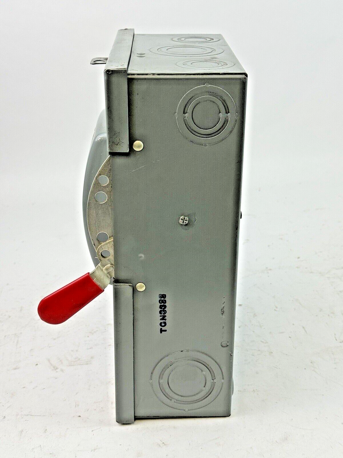 GE - TGN3322 MODEL 2 - SAFETY SWITCH - 60A/ 240VAC/ 3 POLE/ TYPE 1