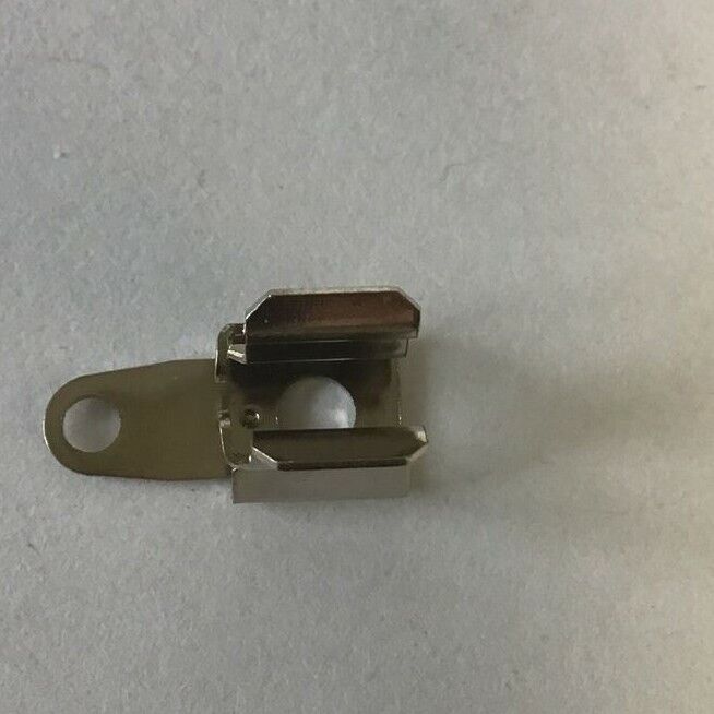 KEYSTONE 3533 FUSE CLIP/HOLDER ****LOTOF50***