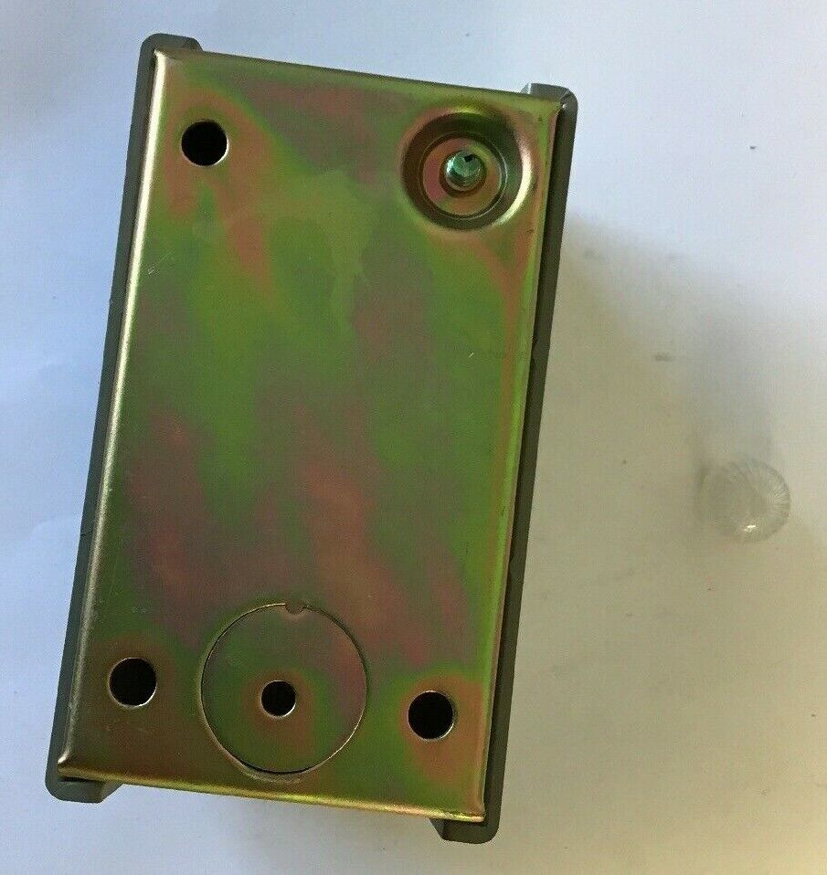 SQUARE D 2510 FG1PG SER. A FHP MANUAL STARTER NEMA TYPE ENCLOSURE