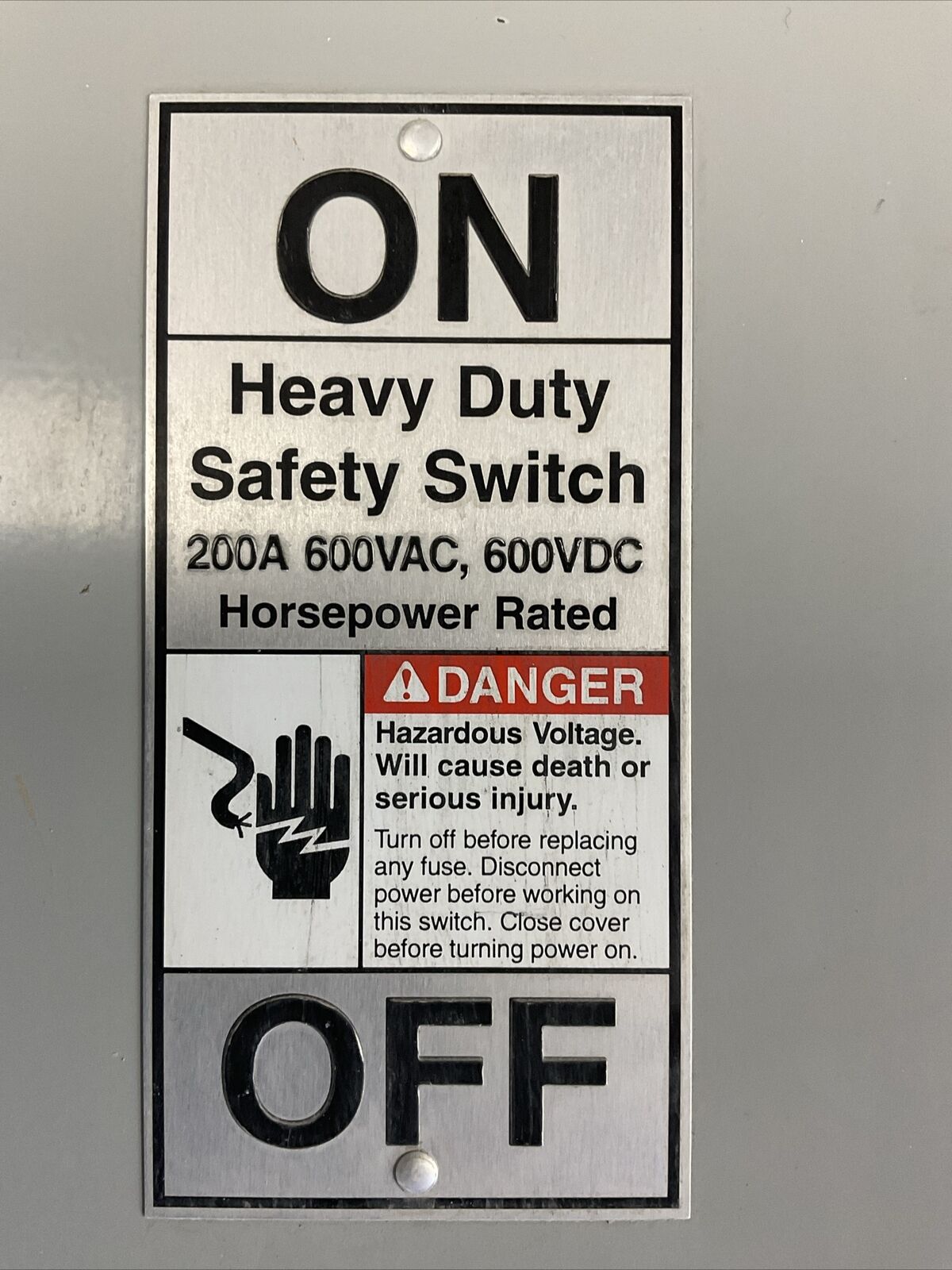 SIEMENS HF364 HEAVY DUTY FUSIBLE SAFETY SWITCH 200A 600VAC 150HP 600VDC 50HP