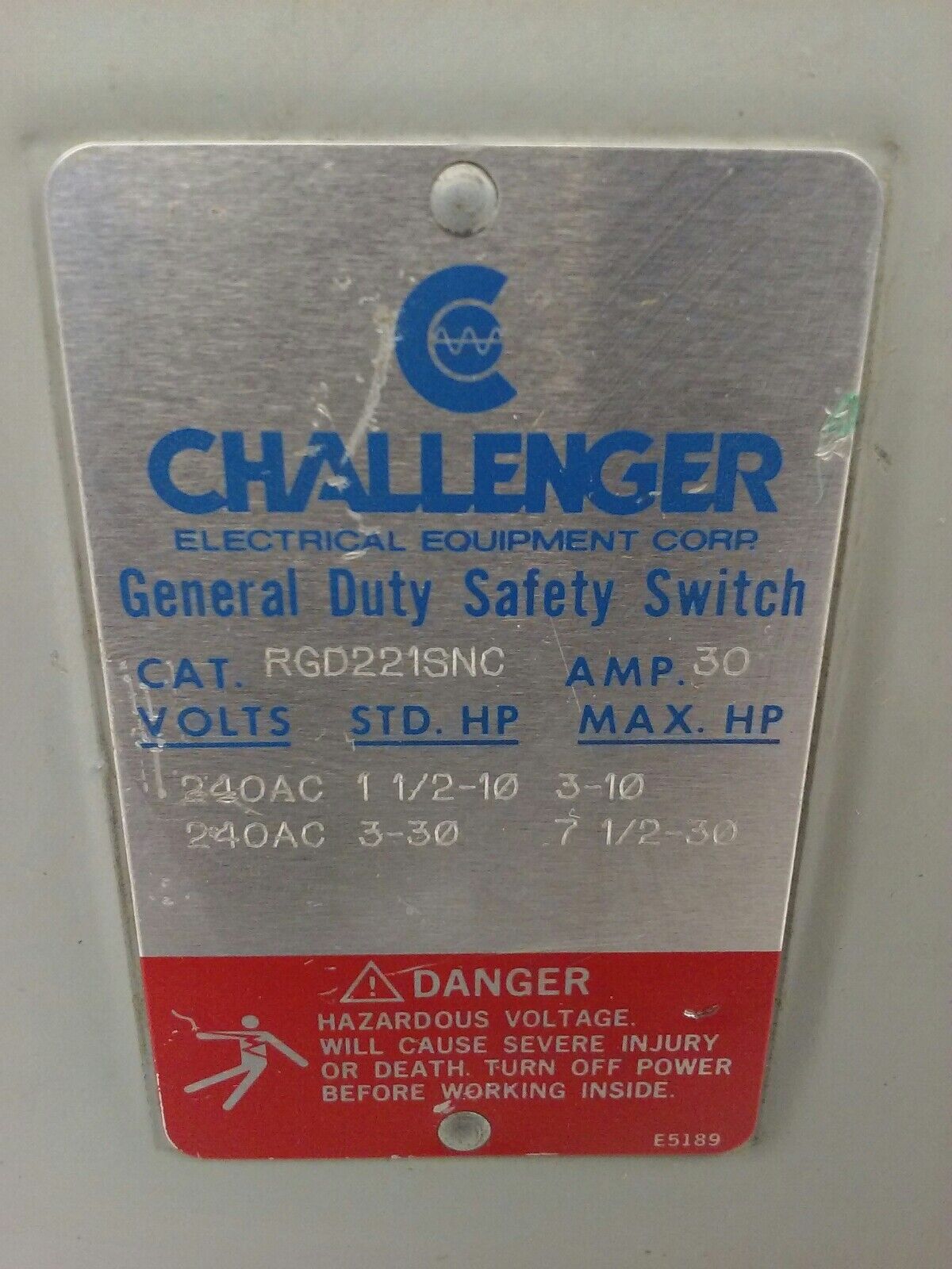 CHALLENGER RGD221SNC, G.D. SAFETY SWITCH, 30A, 240V, TYPE 3R RAINPROOF ENCLOSURE
