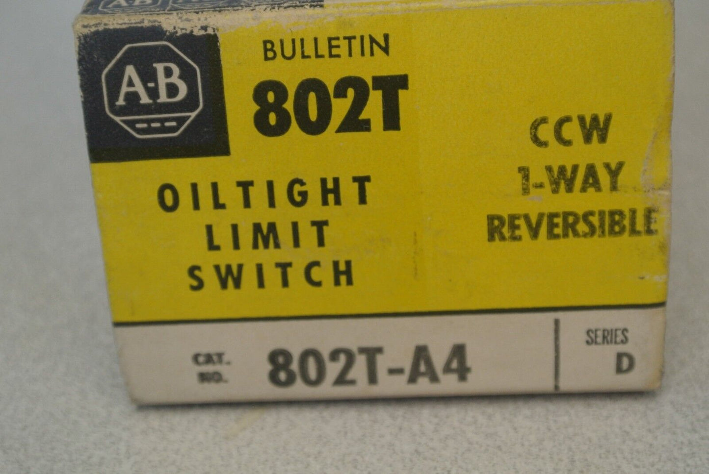 ALLEN-BRADLEY 802T-A4 / OILTIGHT LIMIT SWITCH / CCW 1-WAY REVERSIBLE / NEW SURPL