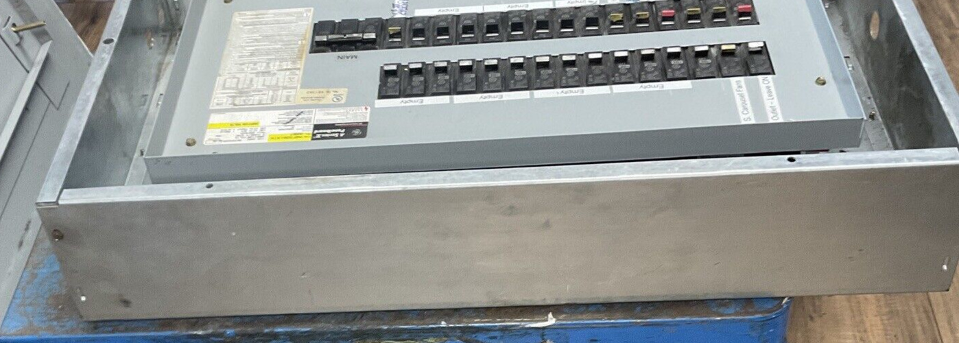 GENERAL ELECTRIC AQF3301ATX PANELBOARD 125A 3PH 208Y/120VOLTS
