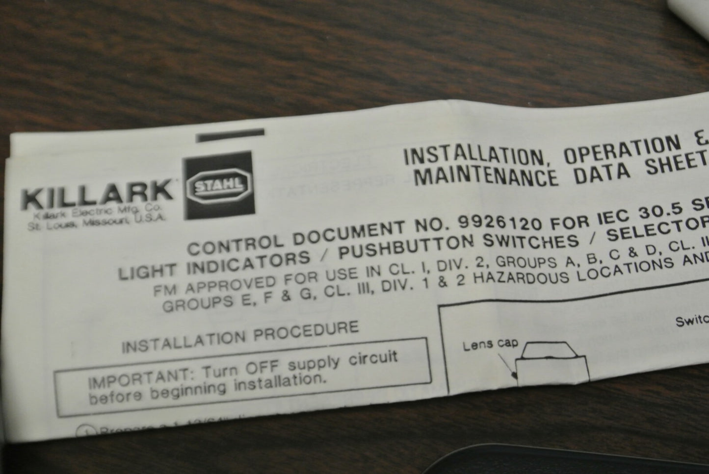 KILLARK 8003/40 PUSHBUTTON SWITCH / IEC 30.5 SERIES / 500V, 6A / NEW SURPLUS