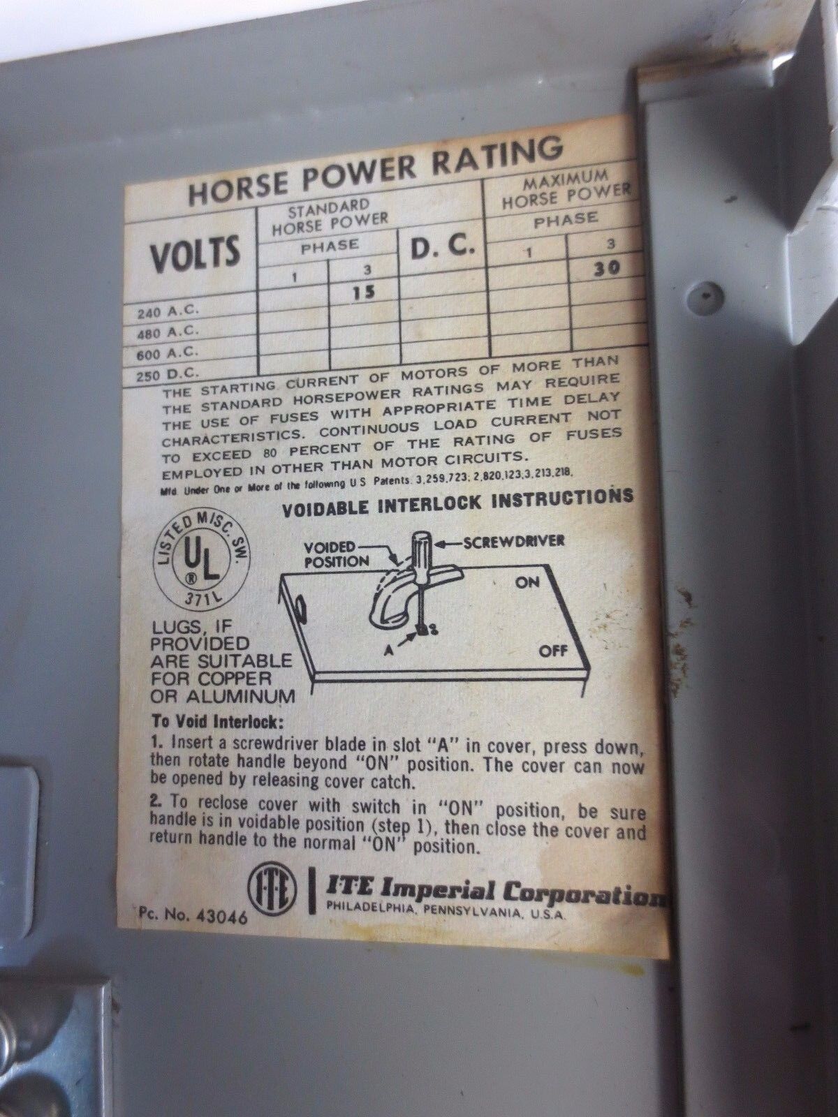 I-T-E V7E2233LM TWIN PANEL SWITCH 250VAC, 100A, 2-POLE - 7.5HP @240V, 15 HP MAX