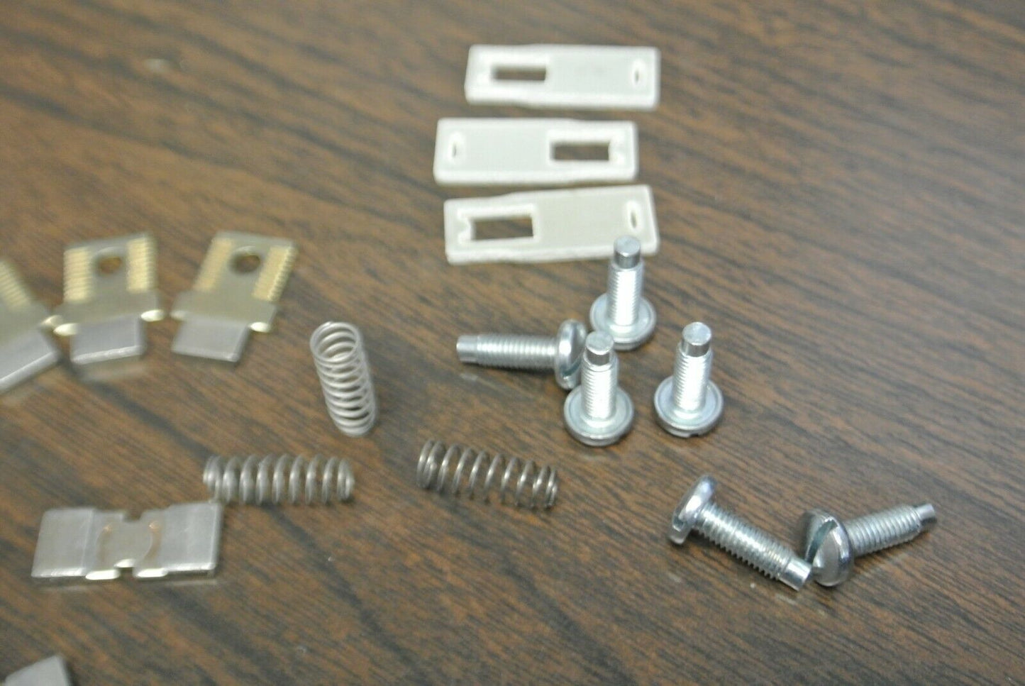 CUTLER-HAMMER 6-331-16 CONTACT KIT / 3 POLE / 40A / NEW SURPLUS