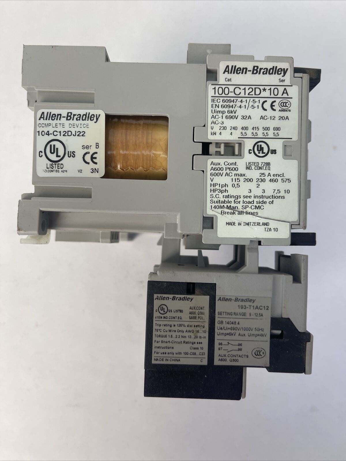 ALLEN BRADLEY REVERSING STARTER (104-C12DJ22 600VAC 32A 10HP + 193-T1AC12)