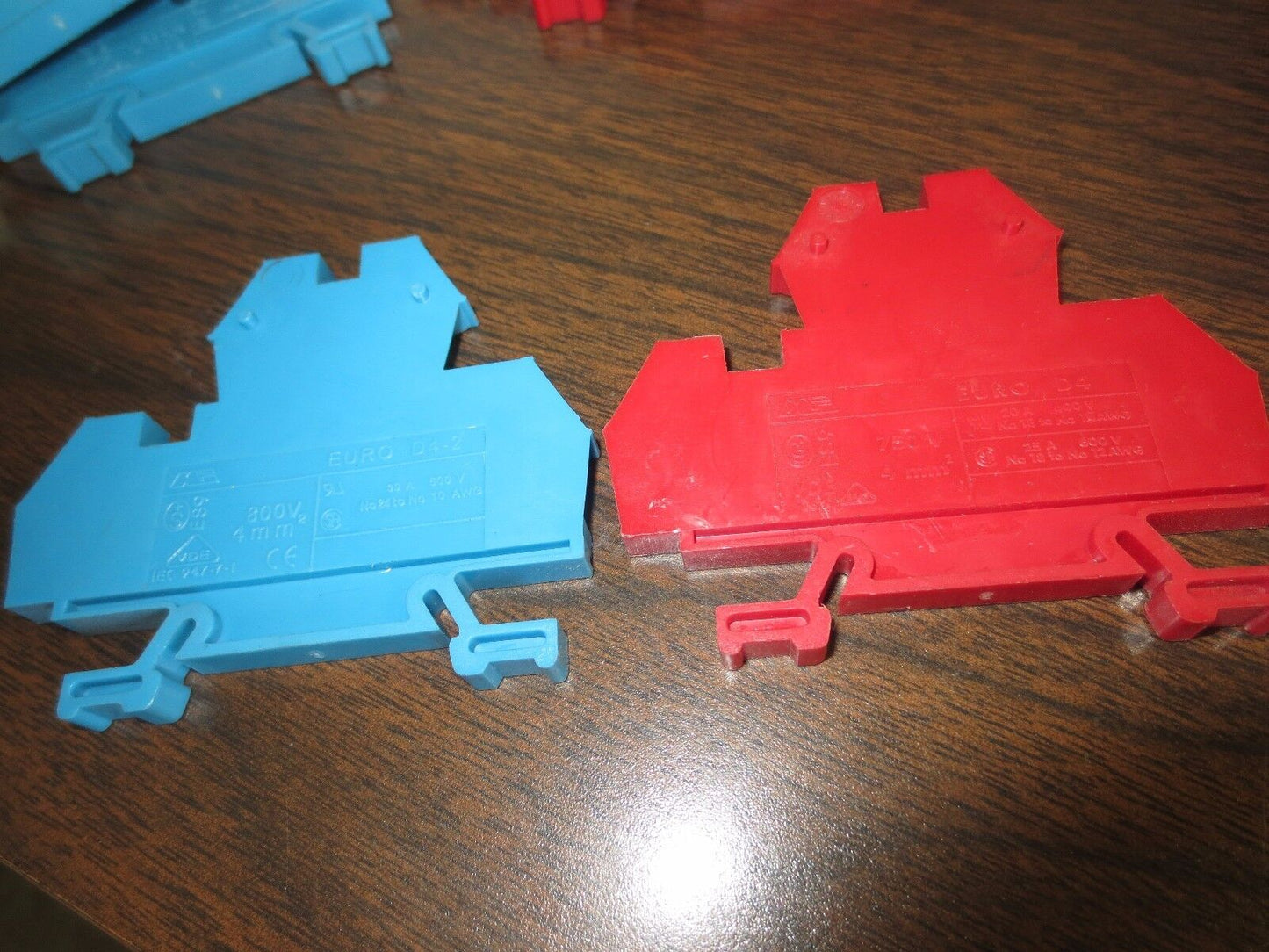 EURO TERMINAL BLOCKS - D4-2 (BLUE - 9 Pcs) + D4 (RED - 8 Pcs) - 17 Pcs TOTAL