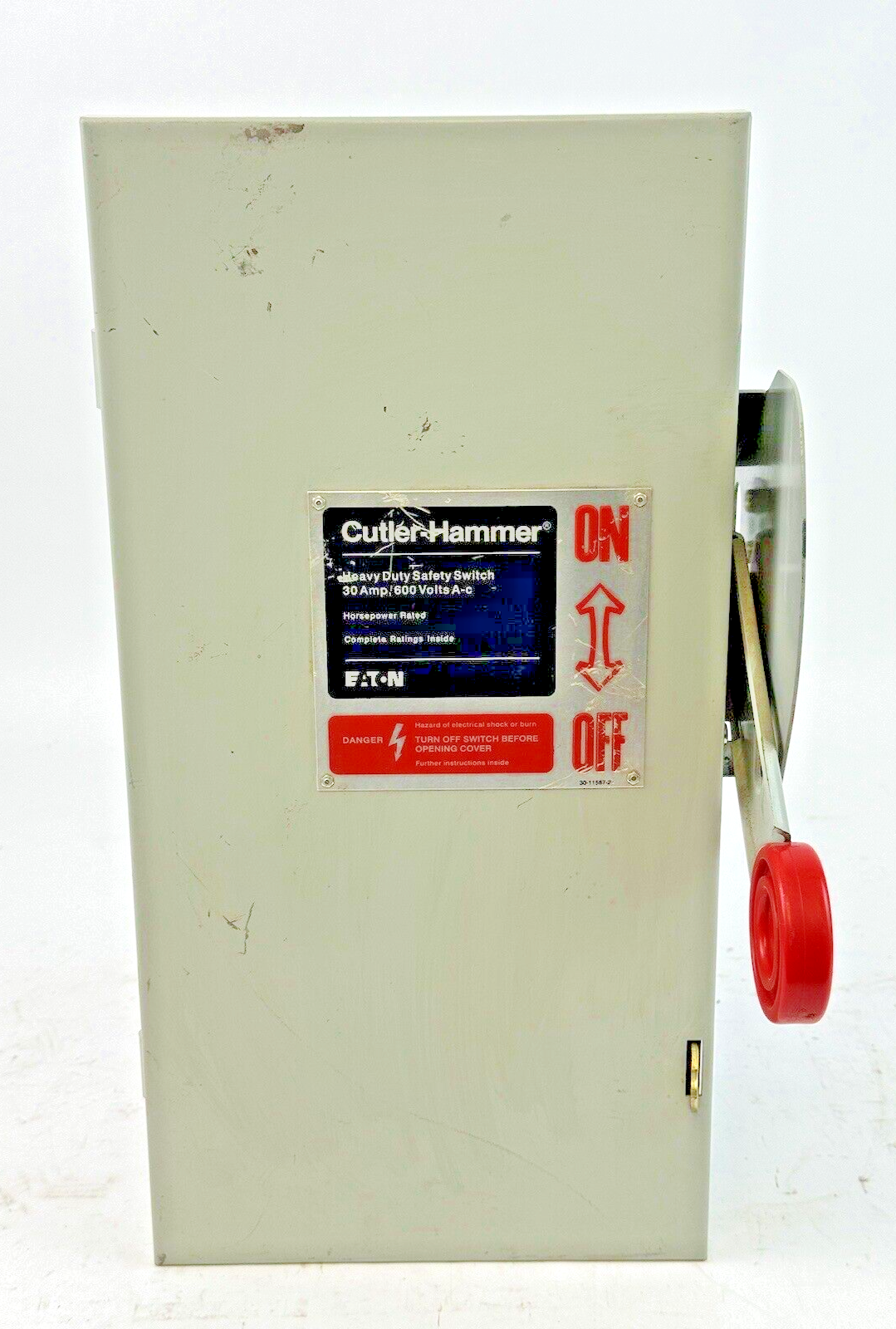CUTLER-HAMMER - DH361UGK - HD SAFETY SWITCH - 30A/ 600VAC/250VDC/ 3 POLE/ TYPE 1