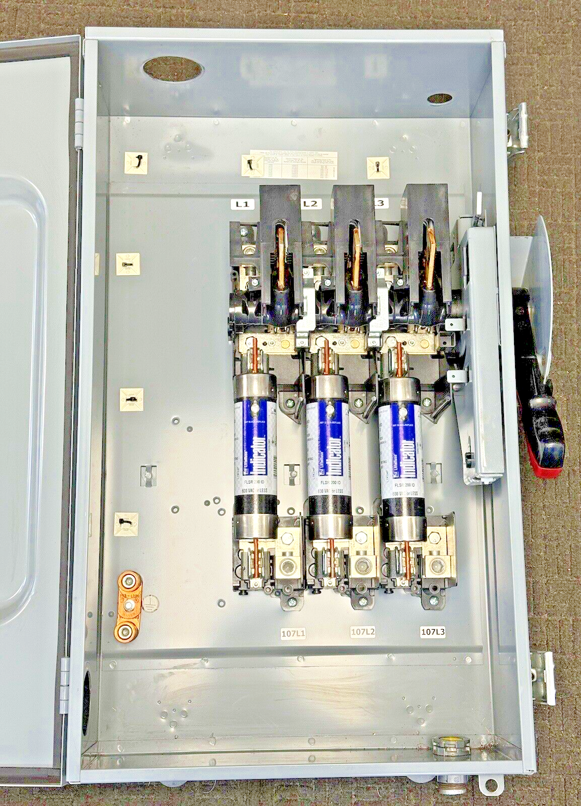 SQUARE D - H364AWK SER. F06 - SINGLE THROW FUSIBLE DISCONNECT SWITCH -200A, 600V