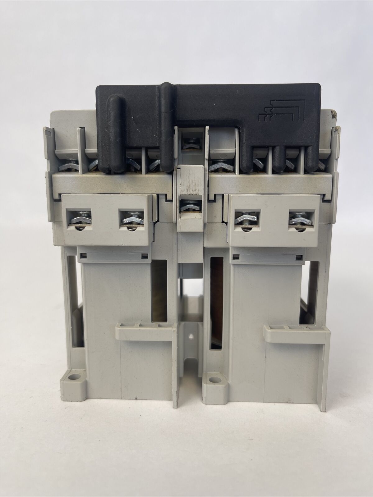 ALLEN BRADLEY REVERSING STARTER (104-C12DJ22 600VAC 32A 10HP + 193-T1AC12)
