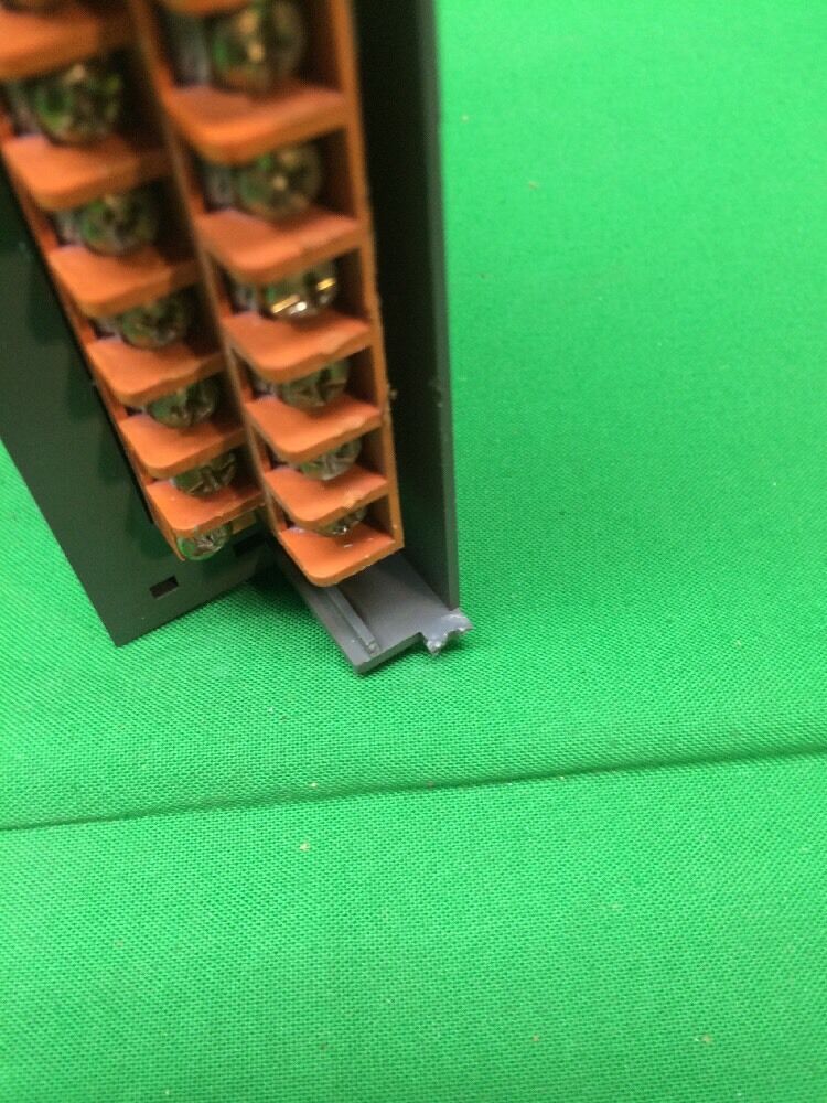 ALLEN BRADLEY SLC 500 1746-OW16 SER C OUTPUT MODULE