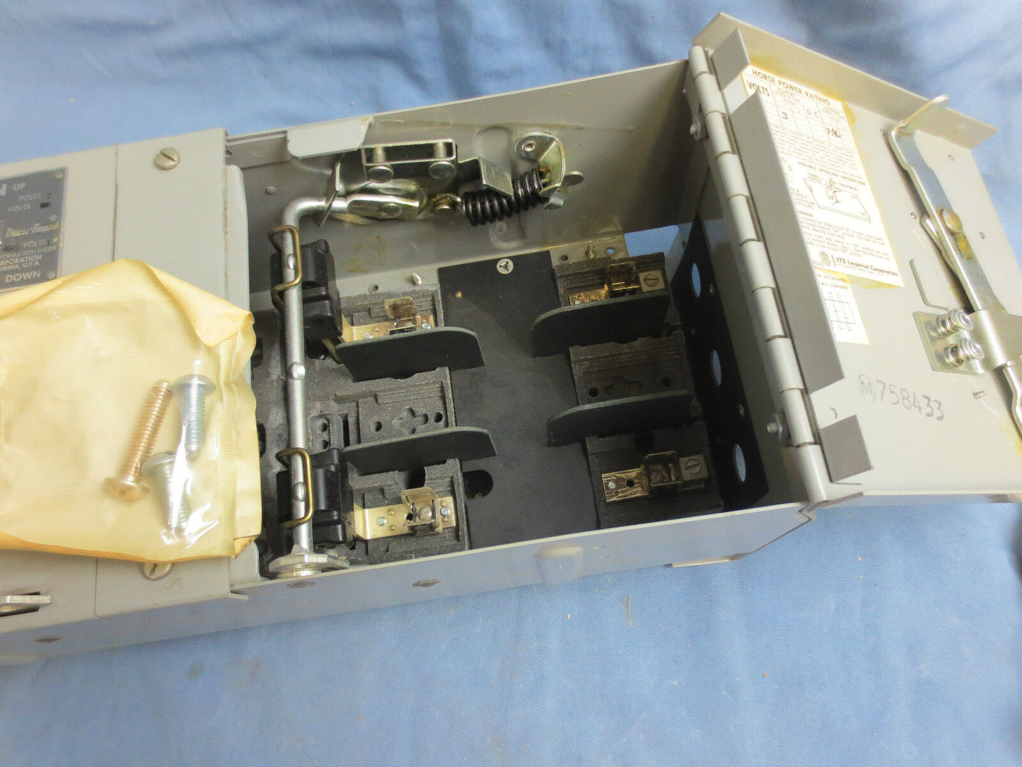 I-T-E V7E2611LR VACU-BREAK PANELBOARD SWITCH UNIT 600V 30-30A - NEW SURPLUS