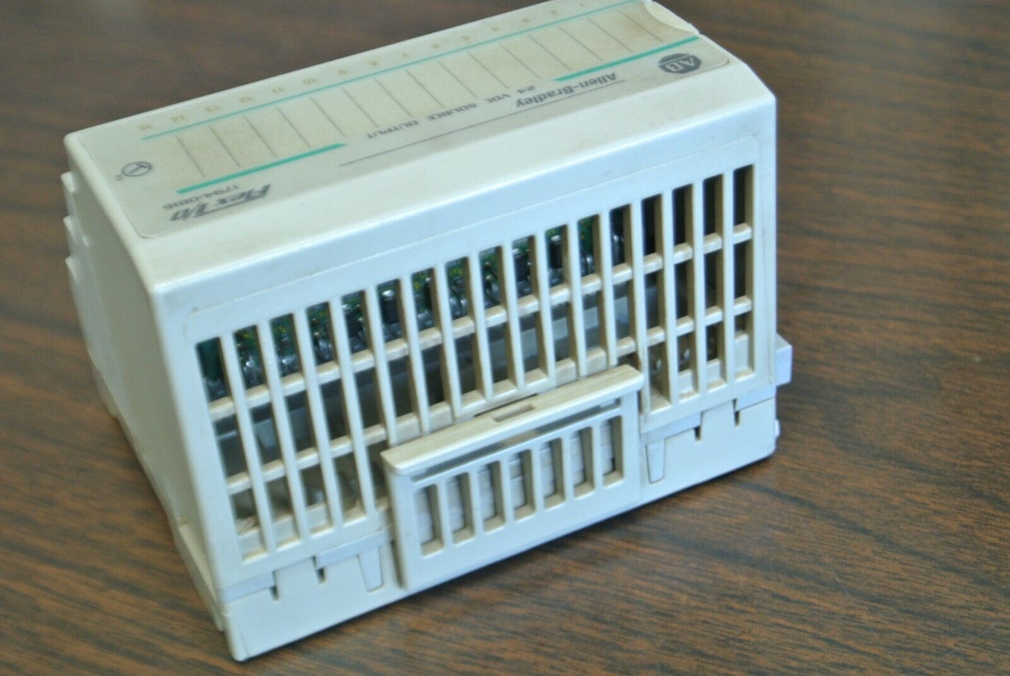 ALLEN-BRADLEY 1794-OB16 24V SOURCE OUTPUT MODULE / w/ 1794-TB2 BASE / TERM BLOCK