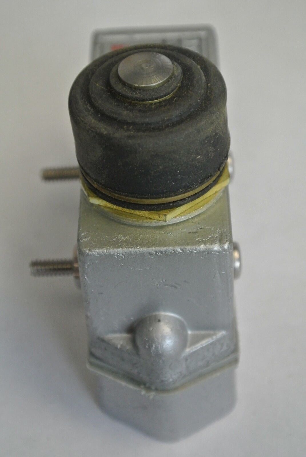 ARROW HART LGZS-B1 - LIMIT SWITCH - GENERAL PURPOSE, 15A, SIDE MOUNT LGZS-BI NEW