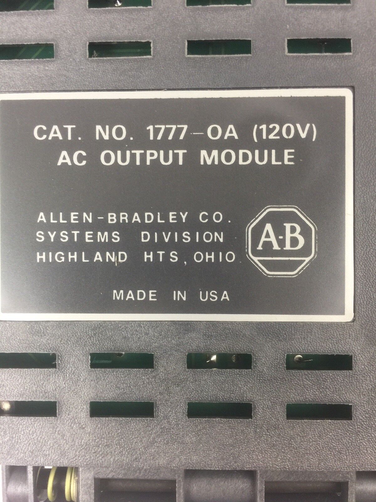 ALLEN BRADLEY 1777-OA AC OUTPUT MODULE 120V