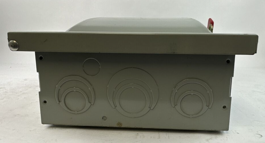 SIEMENS GNF323 TYPE VB II 100A 240VAC 30HP 250VDC 20HP NEMA TYPE 1 NON-FUSIBLE