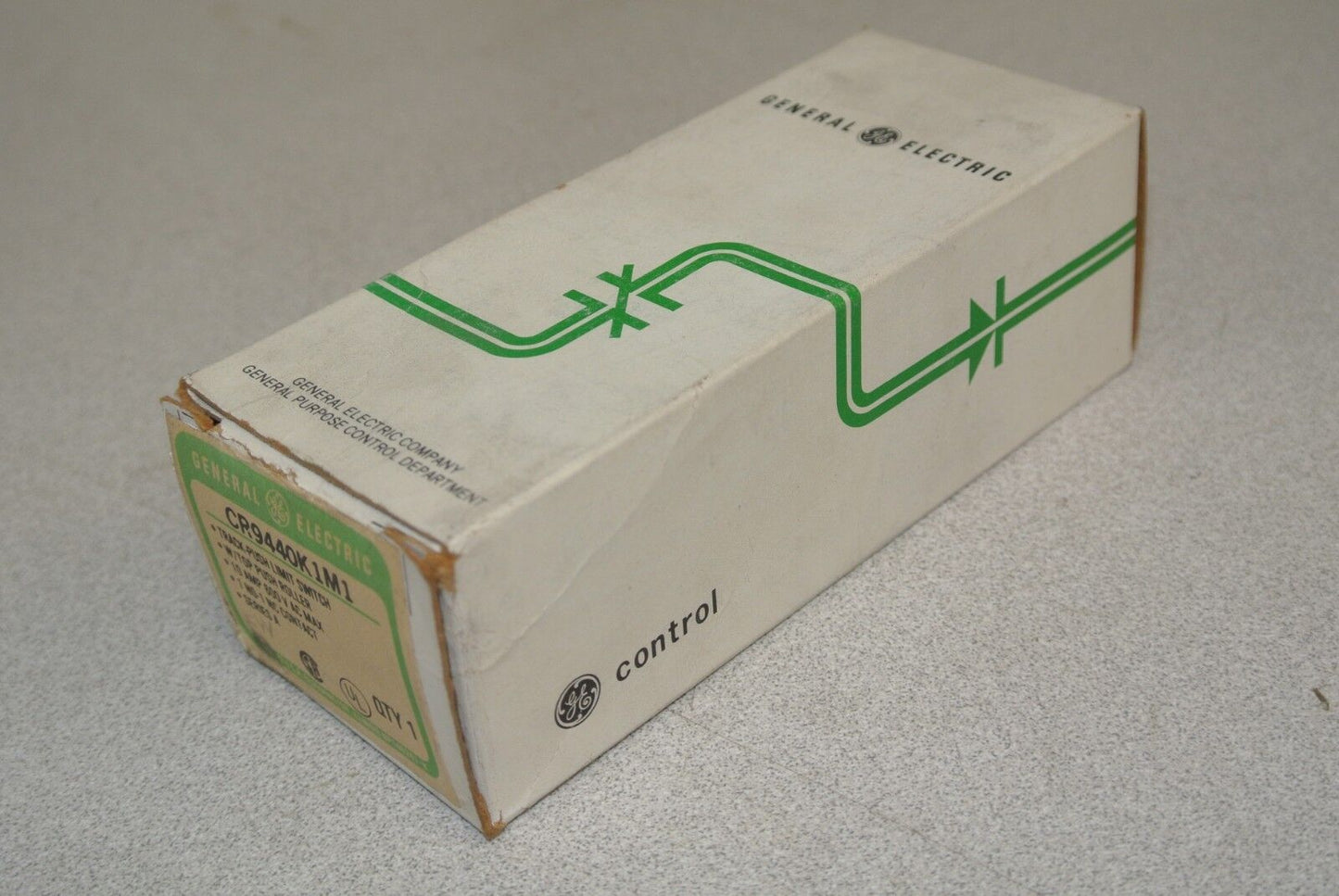 GENERAL ELECTRIC CR9440K1M1 TRACK-PUSH LIMIT SWITCH 10A, 600V - NEW SURPLUS