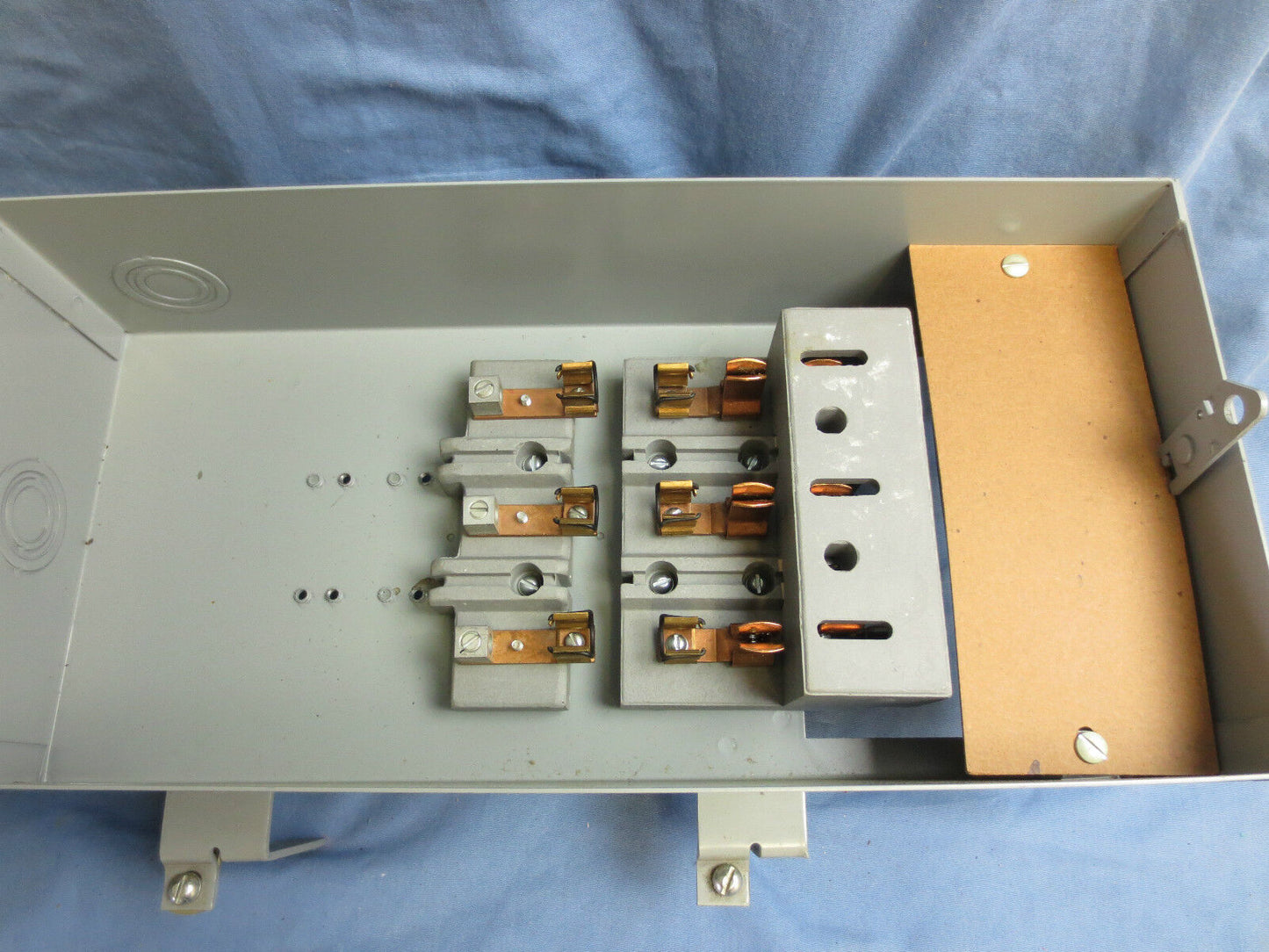 FEDERAL PACIFIC FPE CFP332 FUSIBLE BUS PLUG / SWITCH 30A 250VAC 3-POLE 3HP - NEW