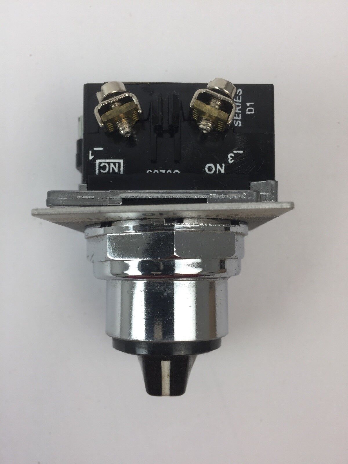 CUTLER HAMMER 10250T3023 SELECTOR SWITCH WITH 10250T/91000T/E34 CONTACT