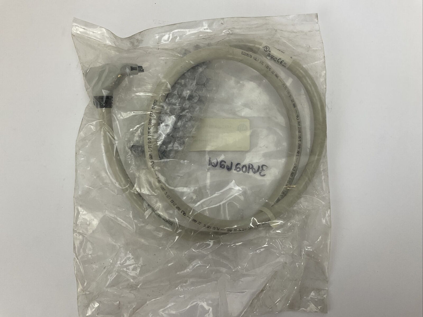 ALLEN BRADLEY 1492-CABLE010Y SER E 1.0M PRE-WIRED CABLE FOR 1756 DIGITAL I/O