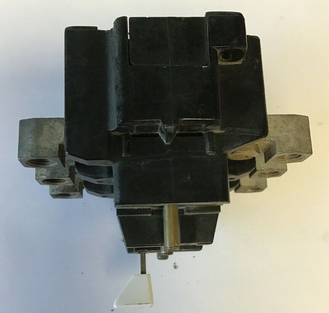 ALLEN BRADLEY 815-COV16 SER. K 600VAC HEAVY DUTY OVERLOAD RELAY 3POLE