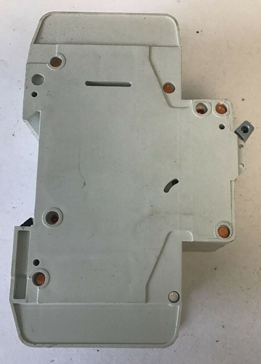 EATON WMZT2C08 CIRCUIT BREAKER 8A 480Y/277VAC 10KA 2POLE 50/60HZ***LOTOF2***