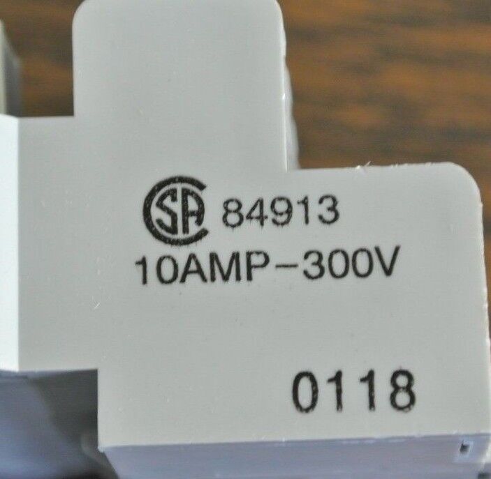 SQUARE D 8501 NR82 RELAY SOCKET / BASE Ser. B - 10A, 300V NEW SURPLUS 8501NR82