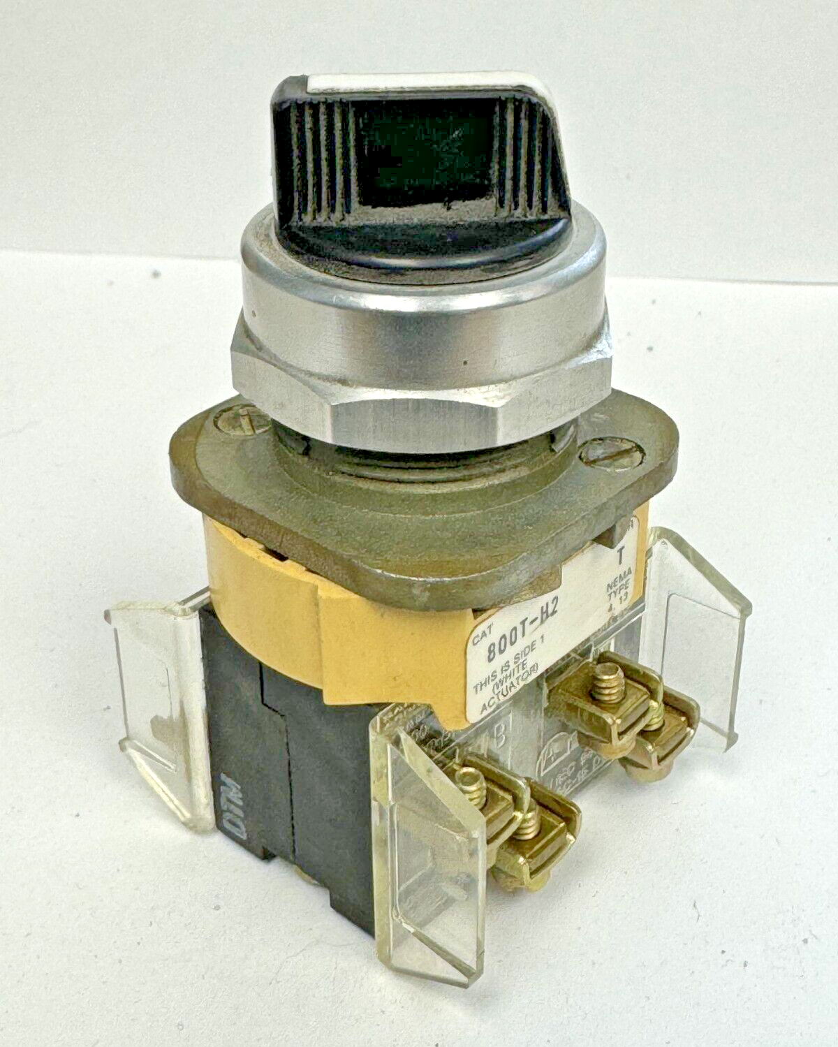 ALLEN-BRADLEY - 800T-H2 SER. T - SELECTOR SWITCH W/ CONTACT BLOCK