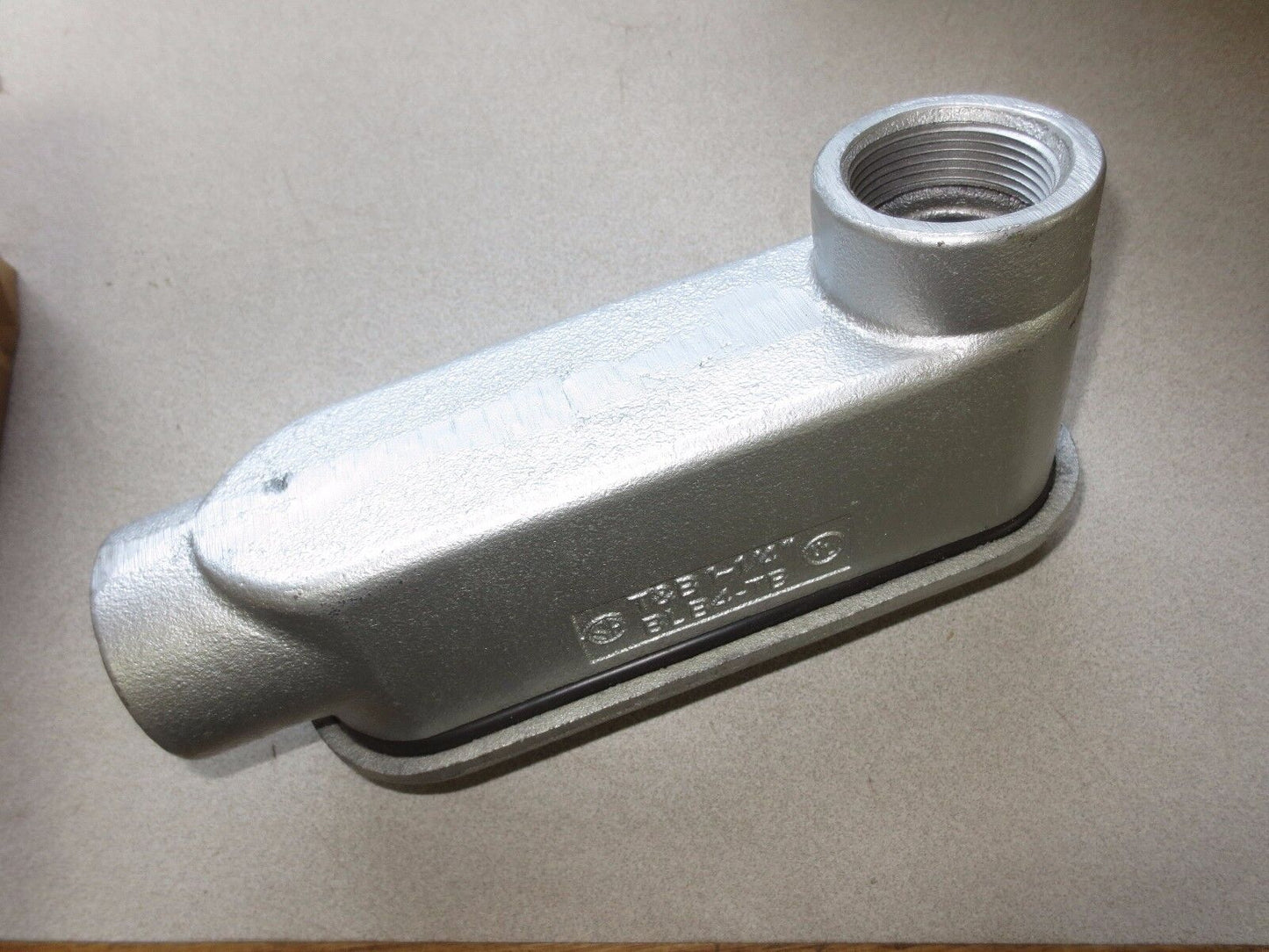 THOMAS & BETTS / T&B BLB4-TB MOGUL CONDUIT OUTLET BODY, COVER, GASKET - 1-1/4"