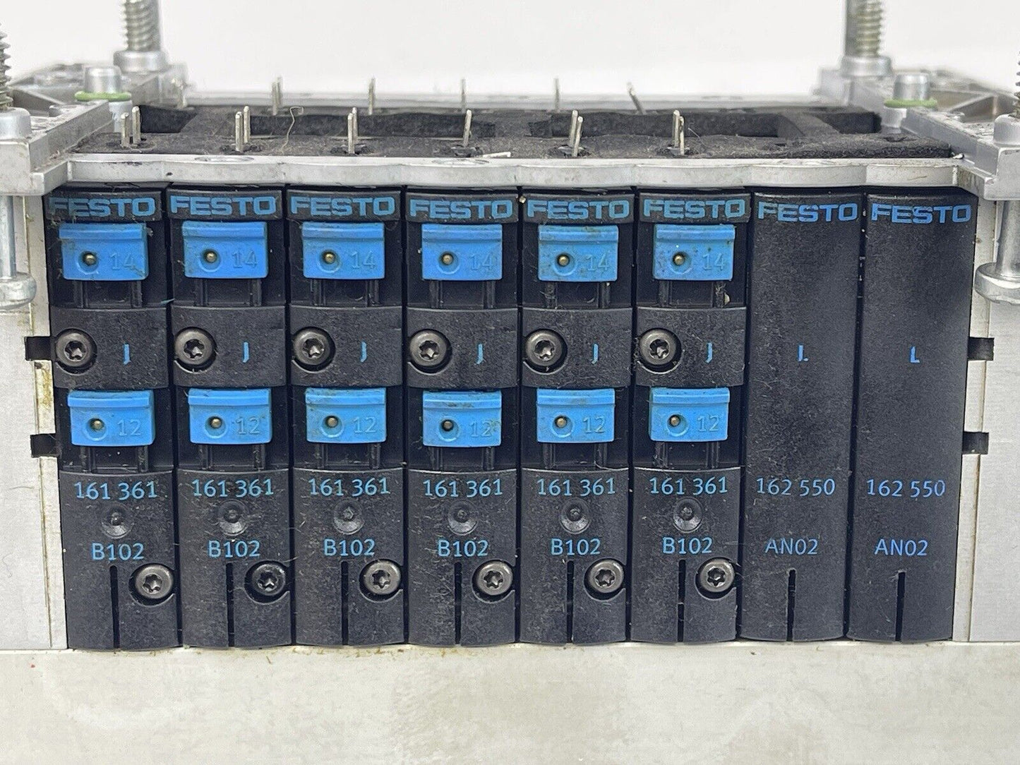 FESTO - CPV14-V1 - VALVE MANIFOLD-W/ PNEUM CONN & STACK PLATES, B102(6), AN02(2)
