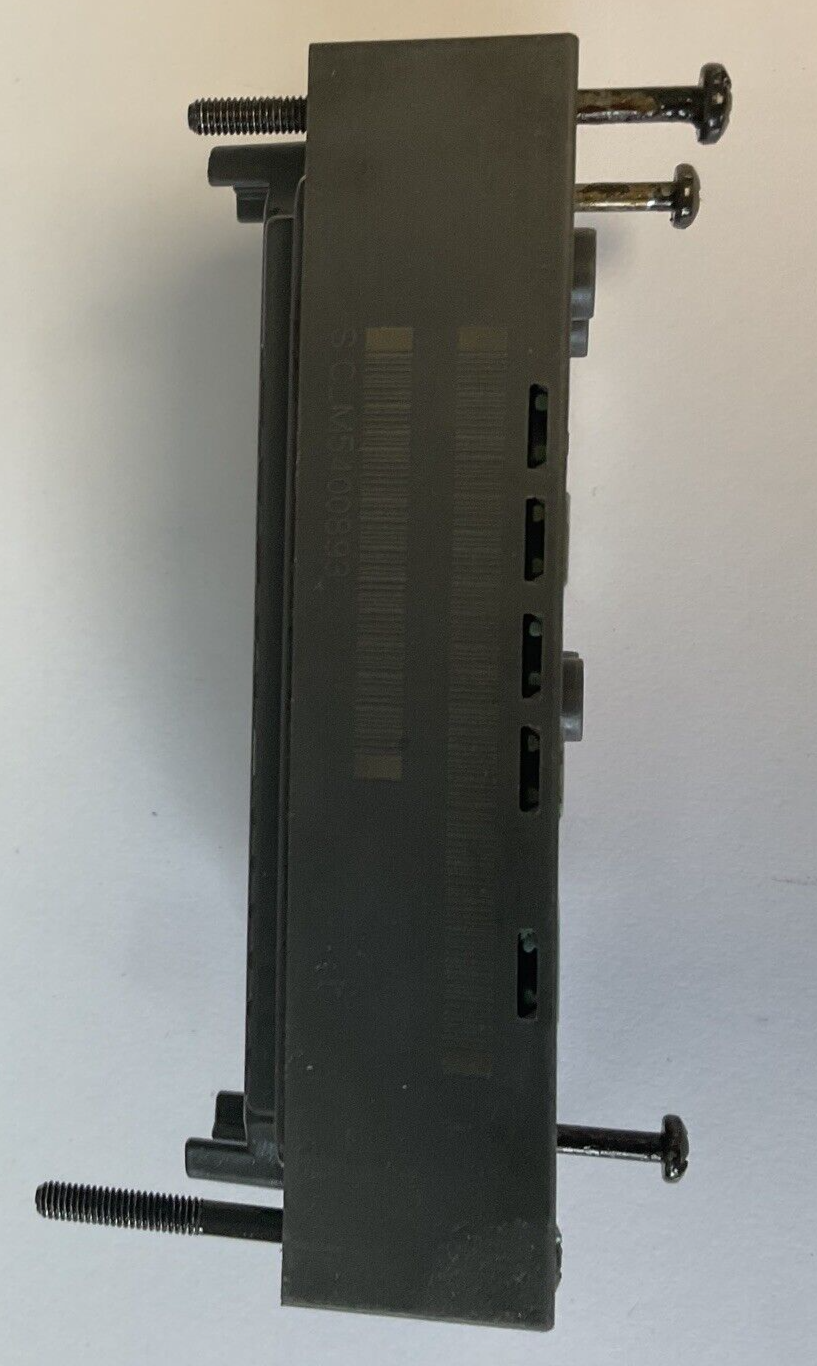 SIEMENS 142-1BD40-0XA0 DIGITAL OUTPUT 24VDC 2A