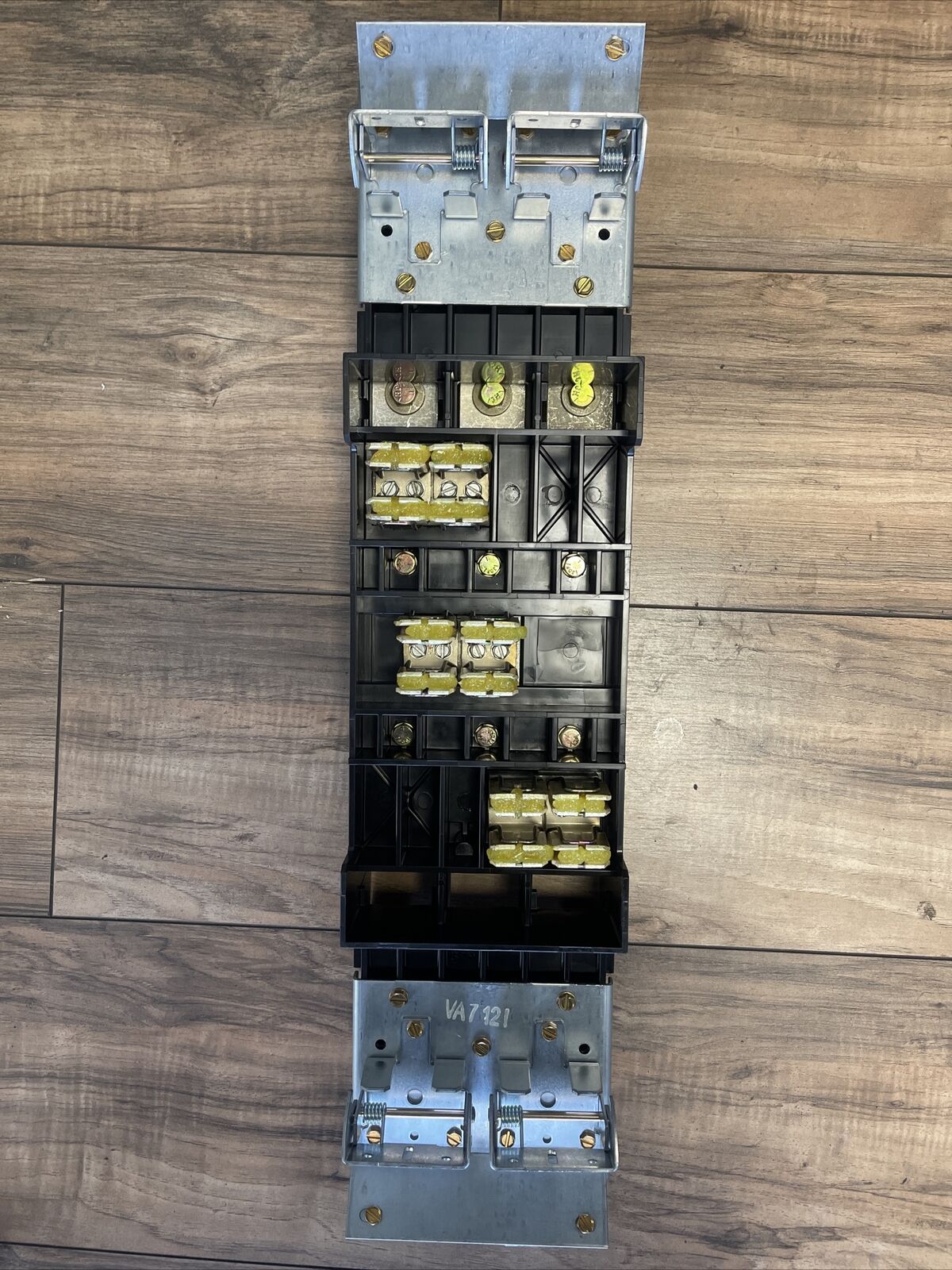 GE AMC3GM SPECTRA SERIES CIRCUIT BREAKER MODULE MODEL 1 3POLES 600AMP 600V