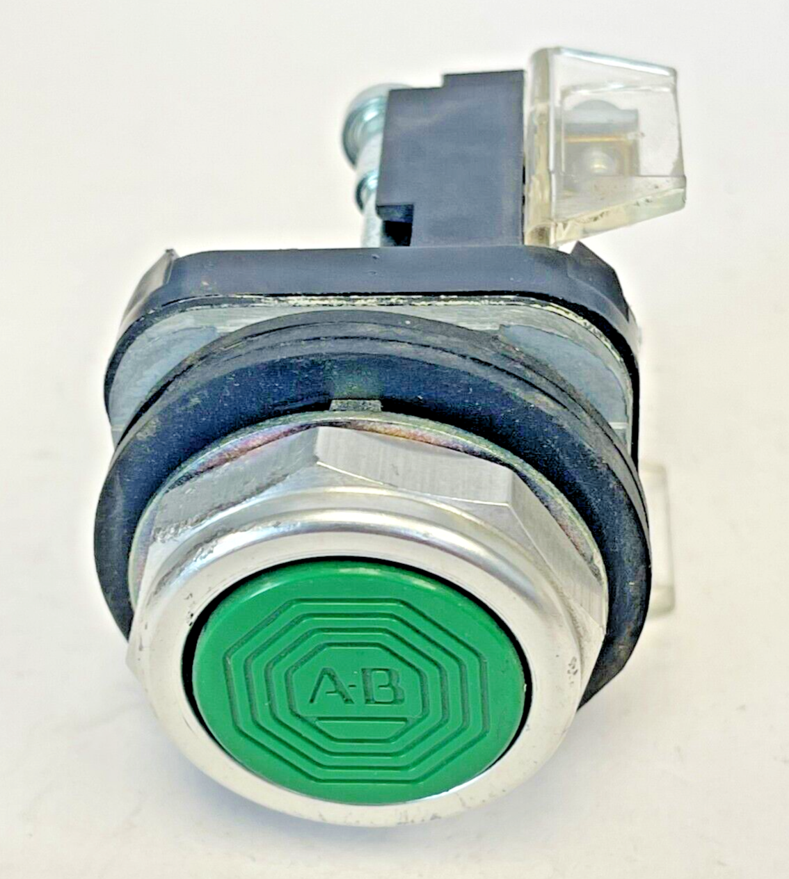 ALLEN BRADLEY - 800T-XD1 SER D - MOMENTARY PUSH BUTTON - GREEN