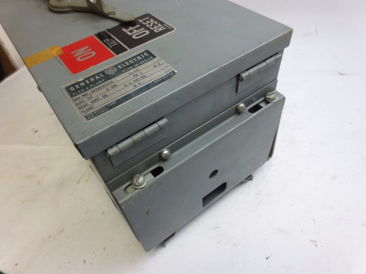 GENERAL ELECTRIC DFPEFA45DE FLEX-A-PLUG PLUG-IN DEVICE /BUS PLUG 480V 50A 3-POLE