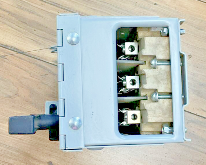 ITE SIEMENS V2B3211R VACU-BREAK PANELBOARD SWITCH SER.A 240V 30A 3POLE 3PH